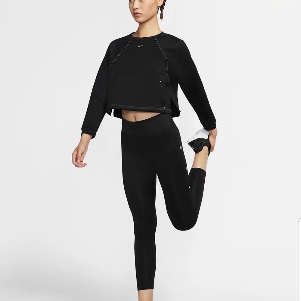 Size SMALL Nike Pro Women's Fleece Crew